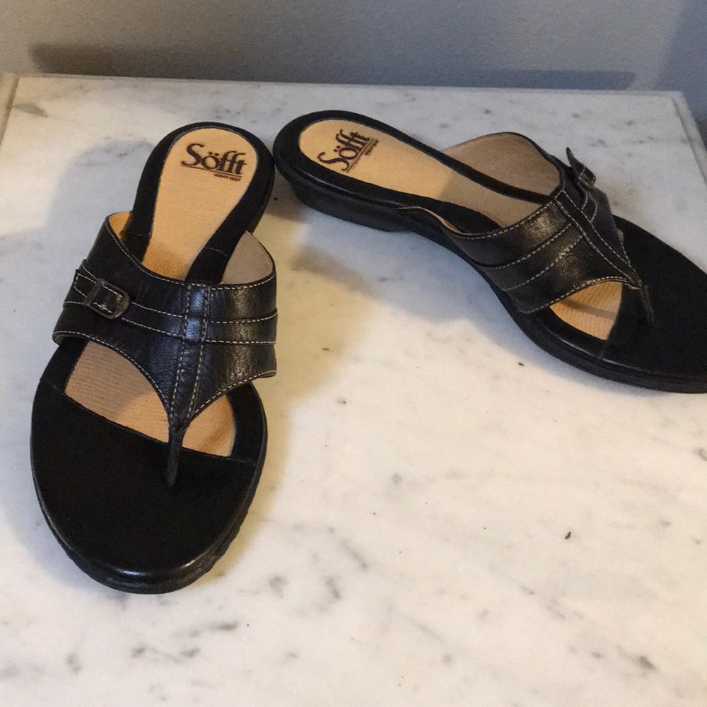Sofft black sandals